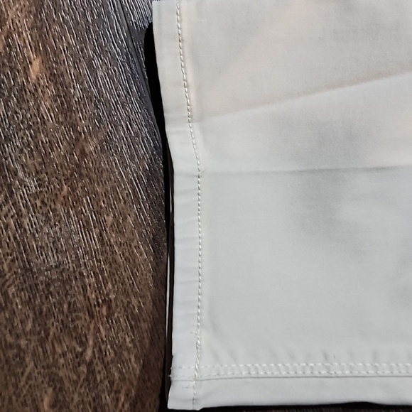 Chico’s So Lifting Crop capri  size 2  Cream - Picture 7 of 9